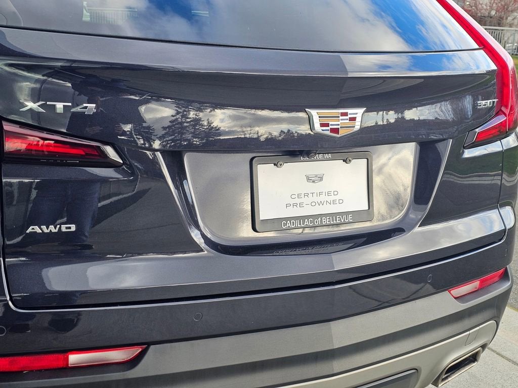 2022 Cadillac XT4 Premium Luxury