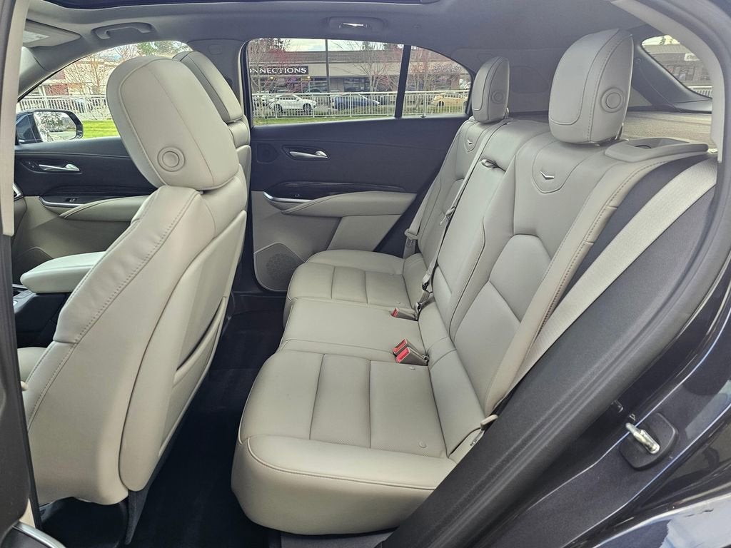 2022 Cadillac XT4 Premium Luxury