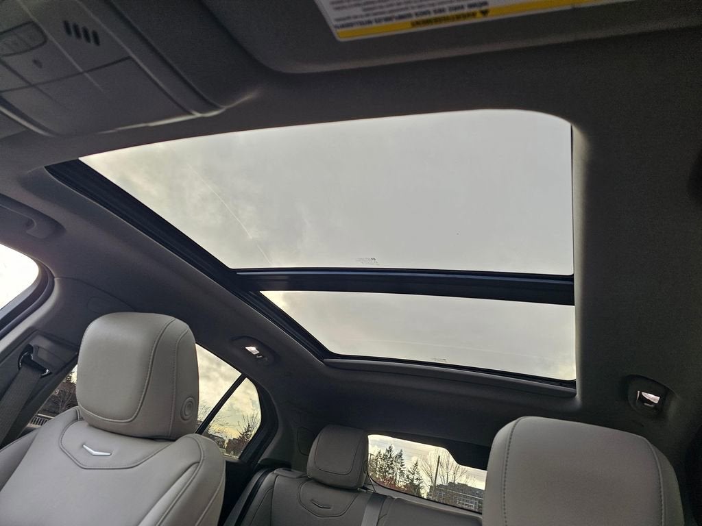 2022 Cadillac XT4 Premium Luxury