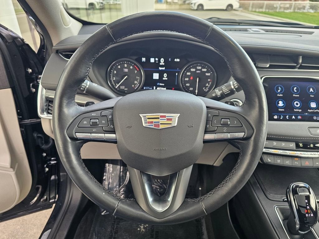 2022 Cadillac XT4 Premium Luxury