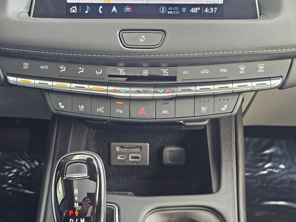 2022 Cadillac XT4 Premium Luxury