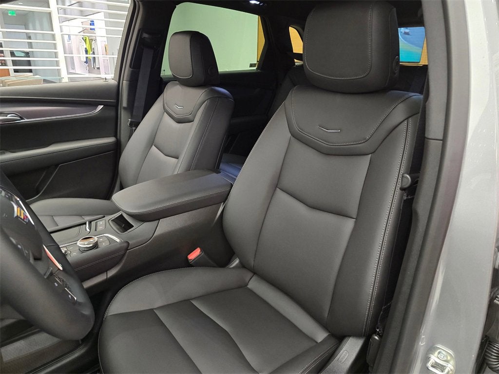 2025 Cadillac XT5 Luxury