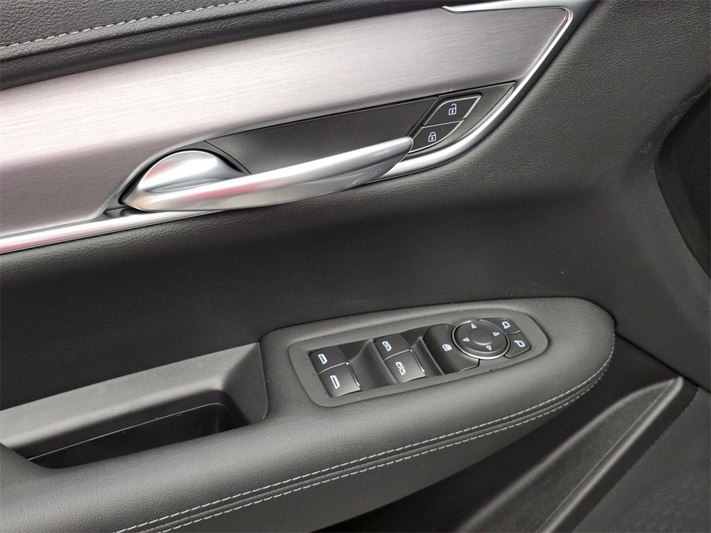 2025 Cadillac XT5 Luxury