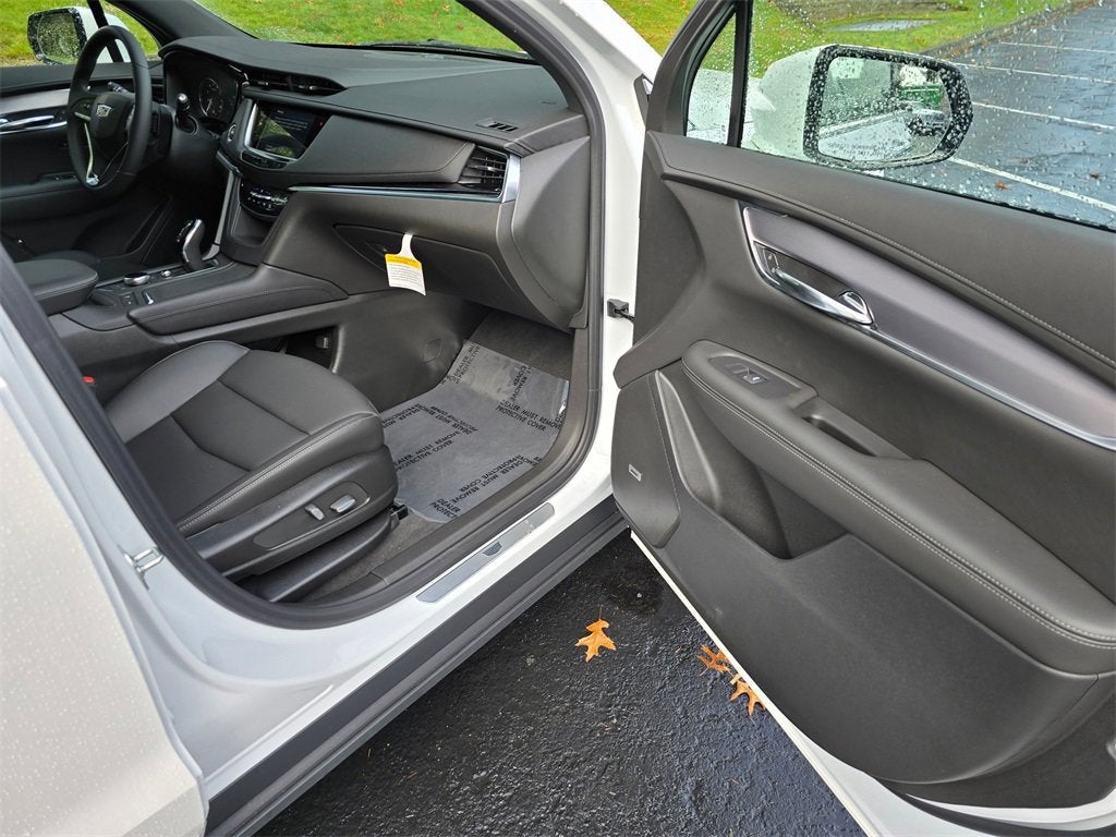 2025 Cadillac XT6 Luxury