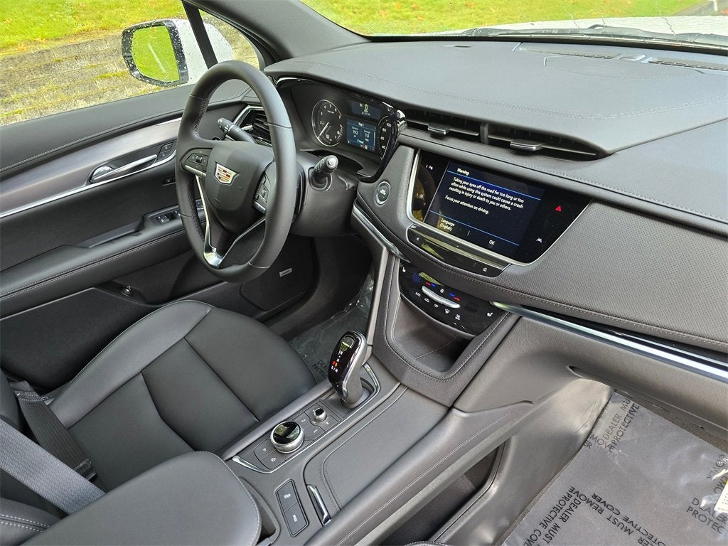 2025 Cadillac XT6 Luxury