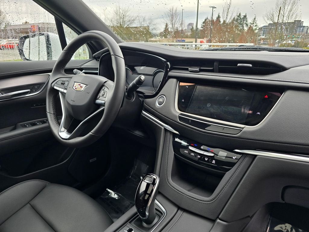 2025 Cadillac XT6 Luxury