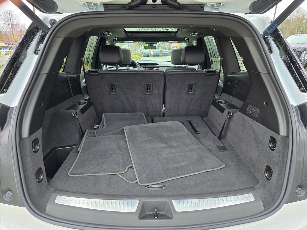 2025 Cadillac XT6 Luxury