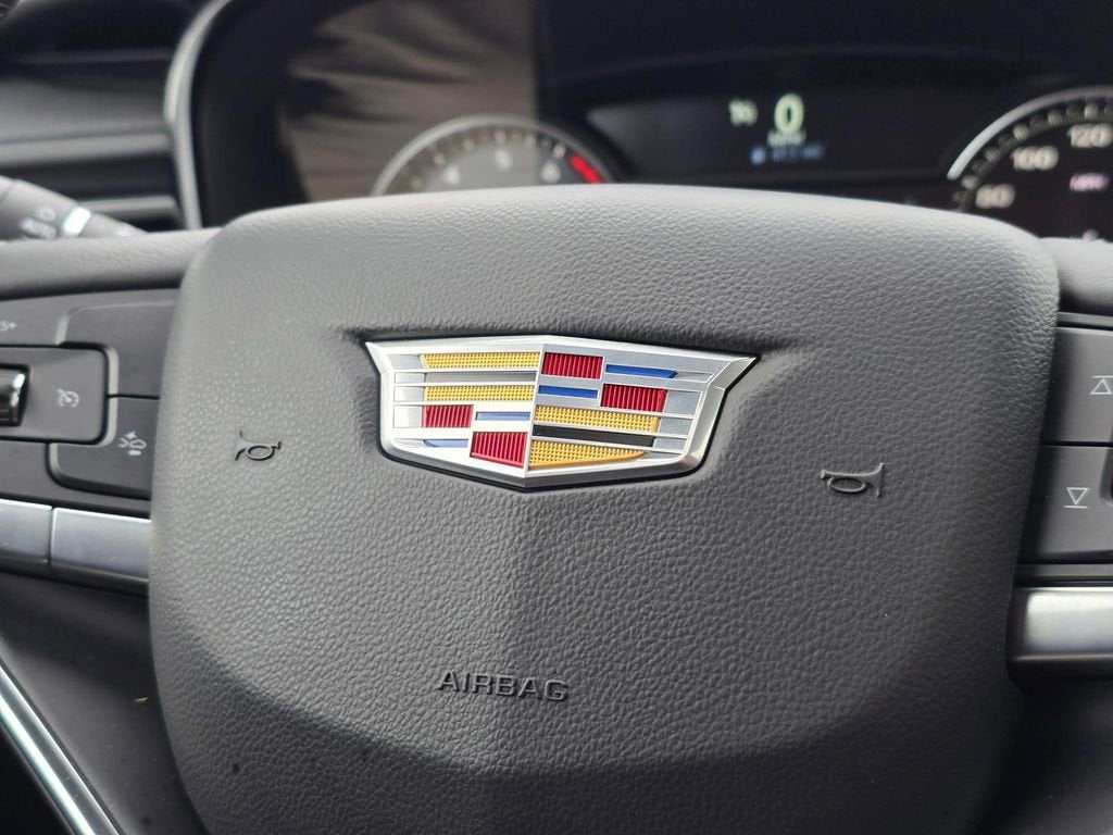 2025 Cadillac XT6 Luxury