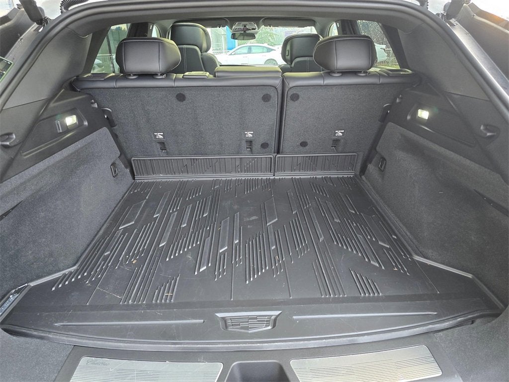 2024 Cadillac LYRIQ Luxury 1