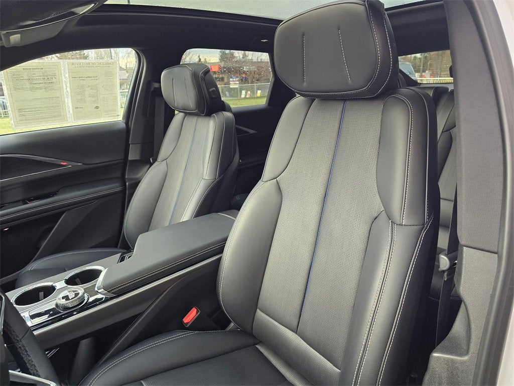 2024 Cadillac LYRIQ Luxury 1