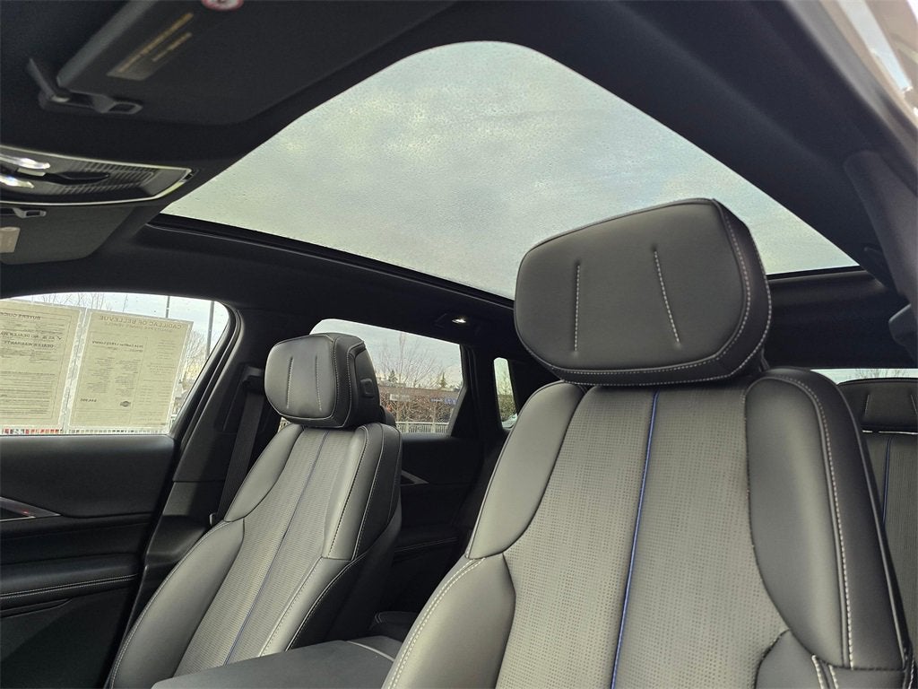 2024 Cadillac LYRIQ Luxury 1