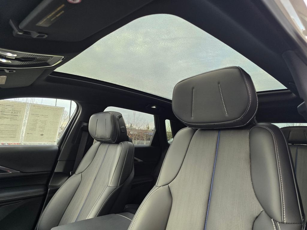 2024 Cadillac LYRIQ Luxury 1