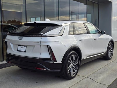2024 Cadillac LYRIQ Luxury 1
