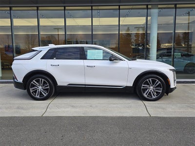 2024 Cadillac LYRIQ Luxury 1