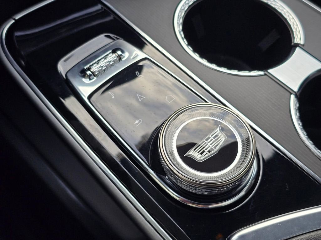 2024 Cadillac LYRIQ Luxury 1