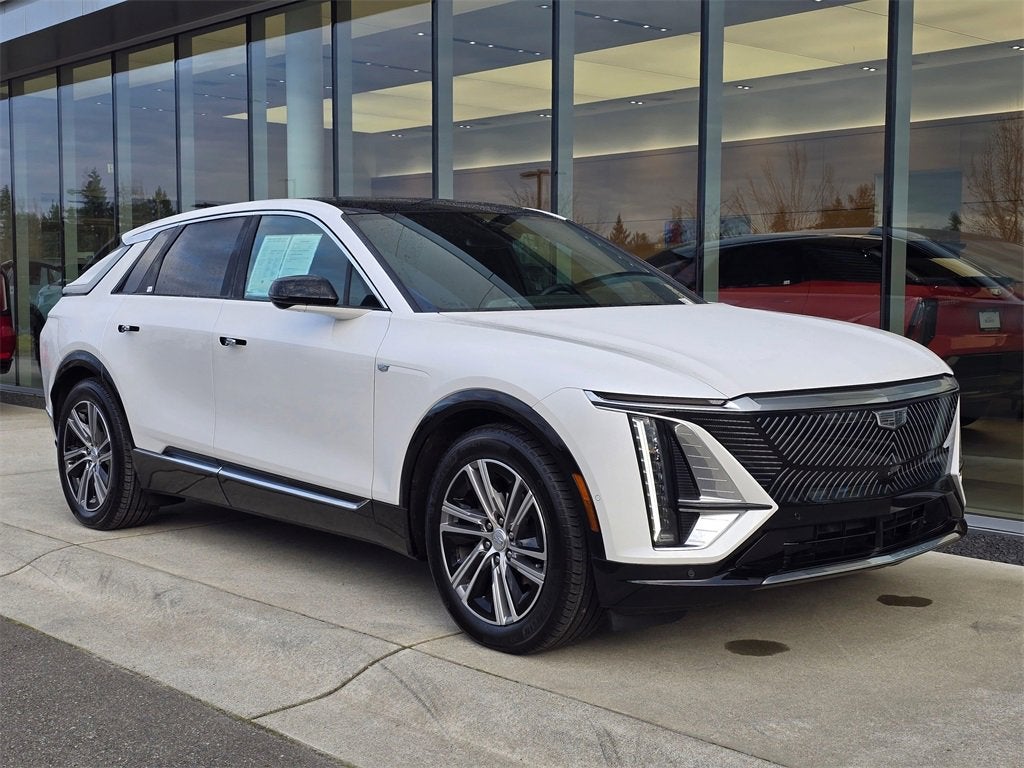 2024 Cadillac LYRIQ Luxury 1