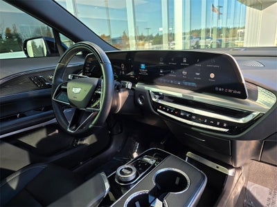 2024 Cadillac LYRIQ Luxury 2