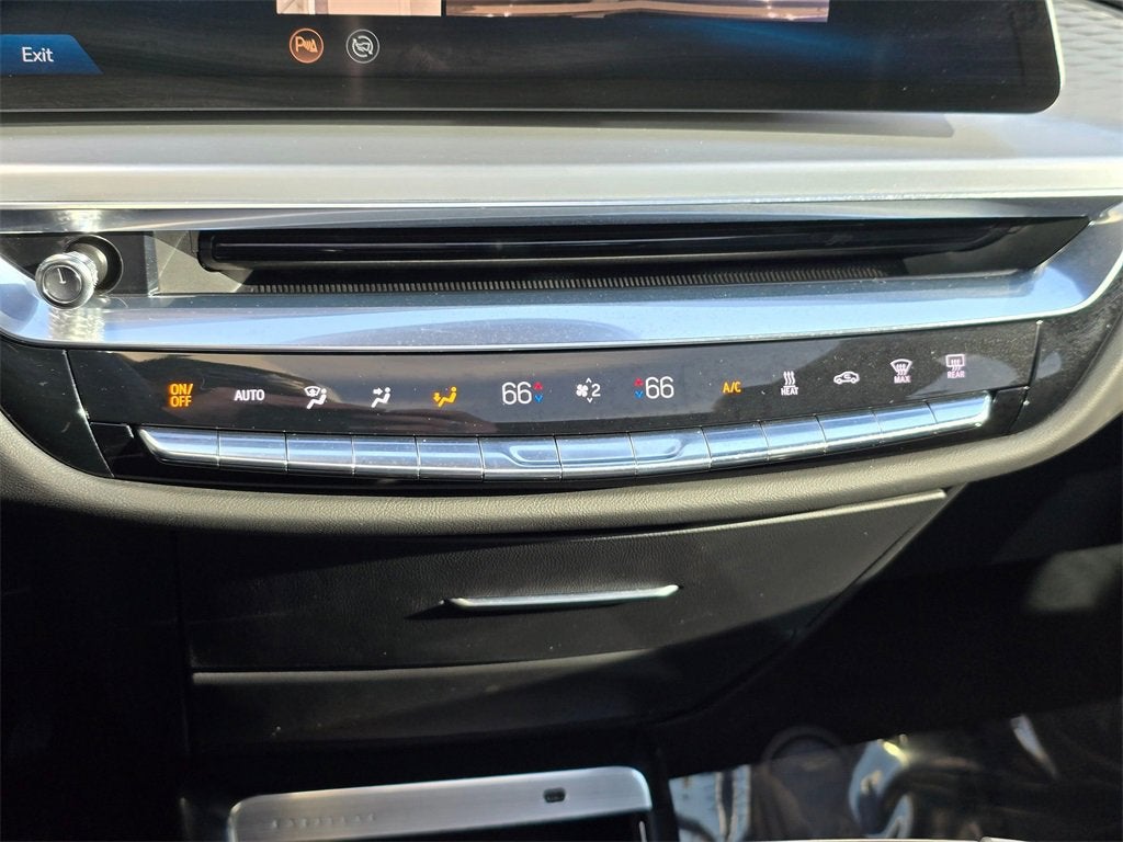 2024 Cadillac LYRIQ Luxury 2