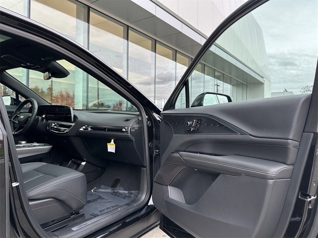 2025 Cadillac LYRIQ Sport 1