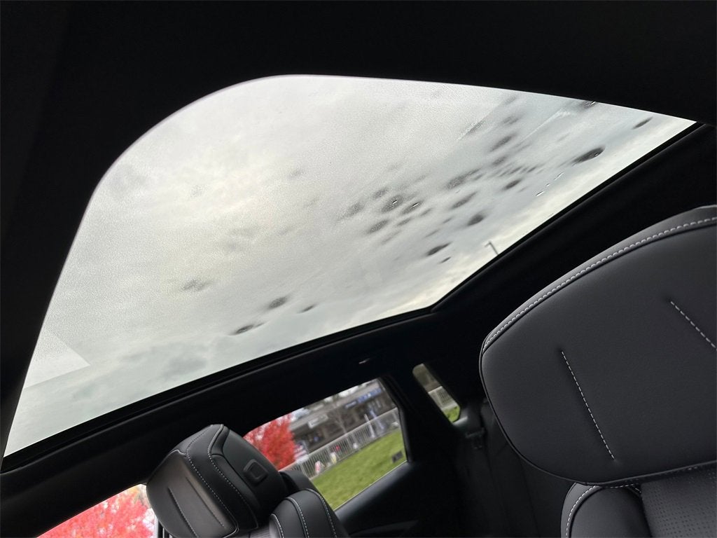 2025 Cadillac LYRIQ Sport 1