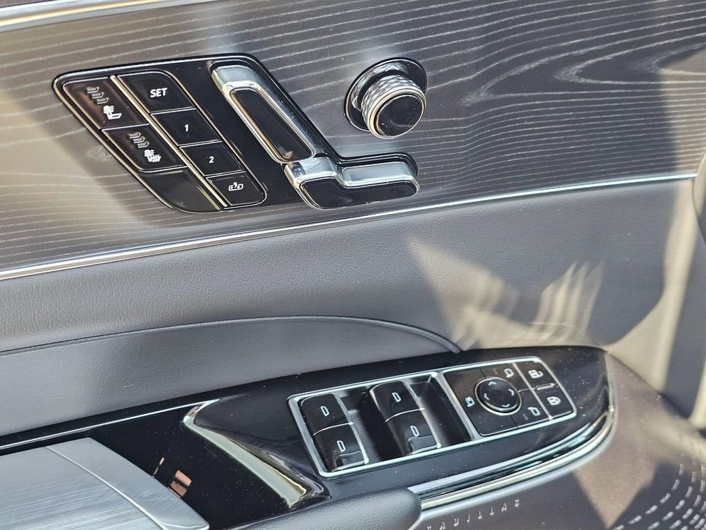2025 Cadillac LYRIQ Sport 1