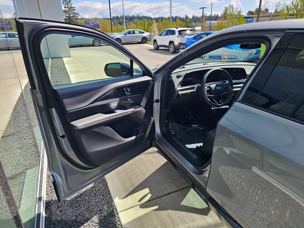 2025 Cadillac LYRIQ Sport 1