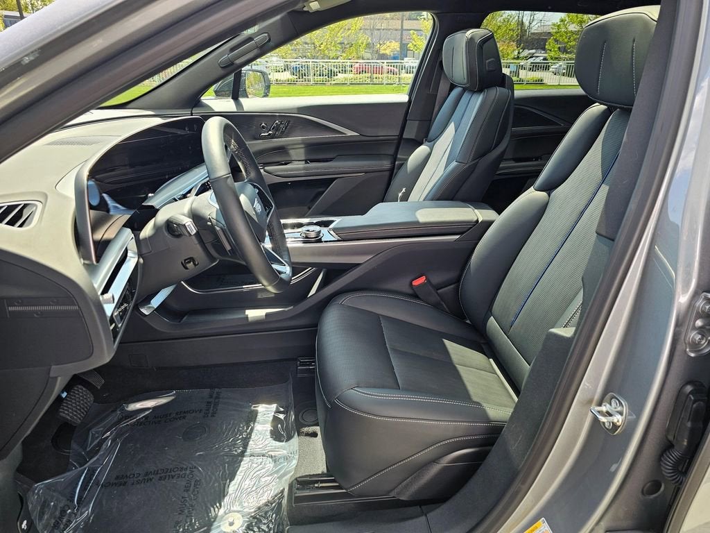 2025 Cadillac LYRIQ Sport 1