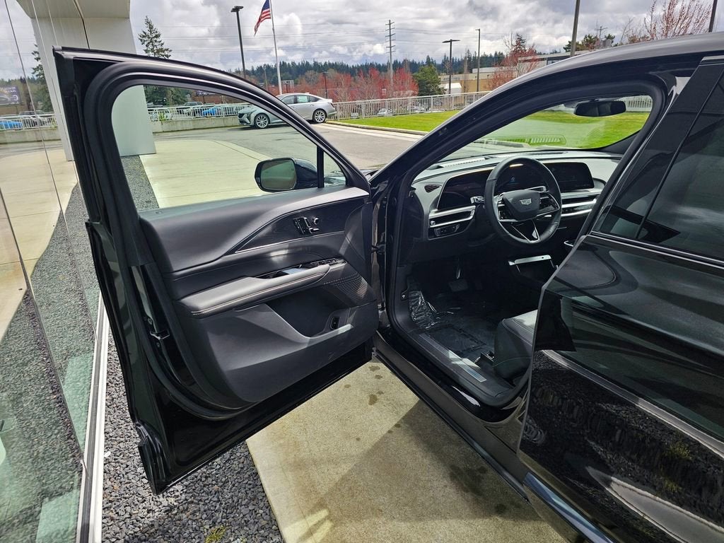 2025 Cadillac LYRIQ Sport 1