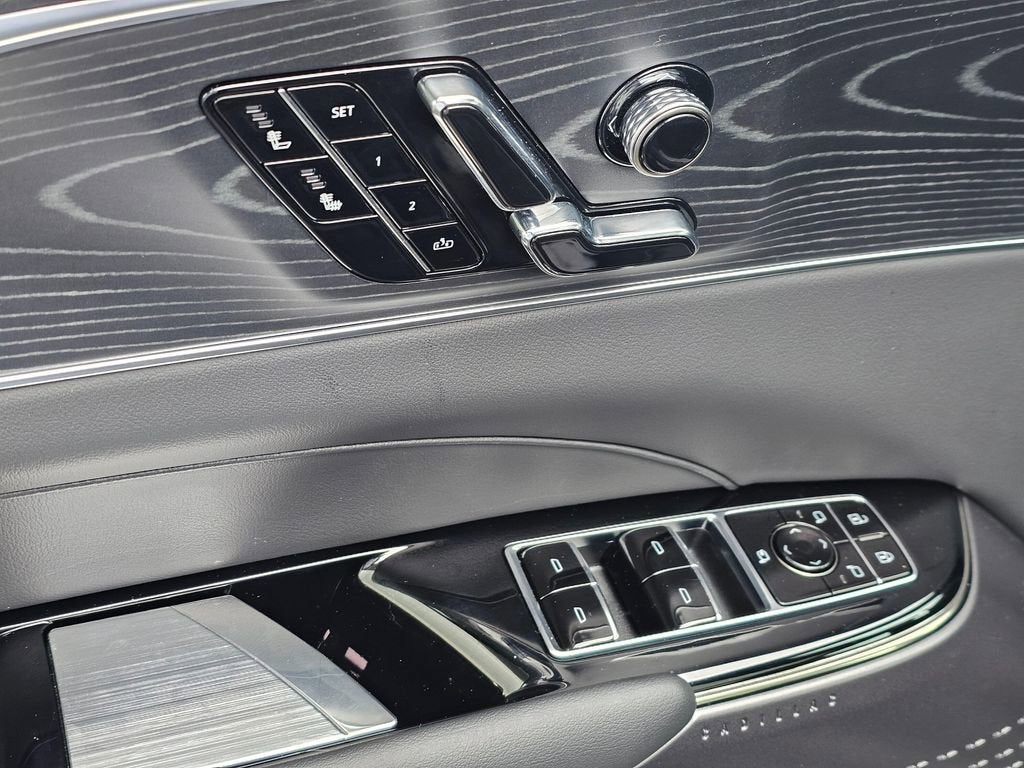 2025 Cadillac LYRIQ Sport 1