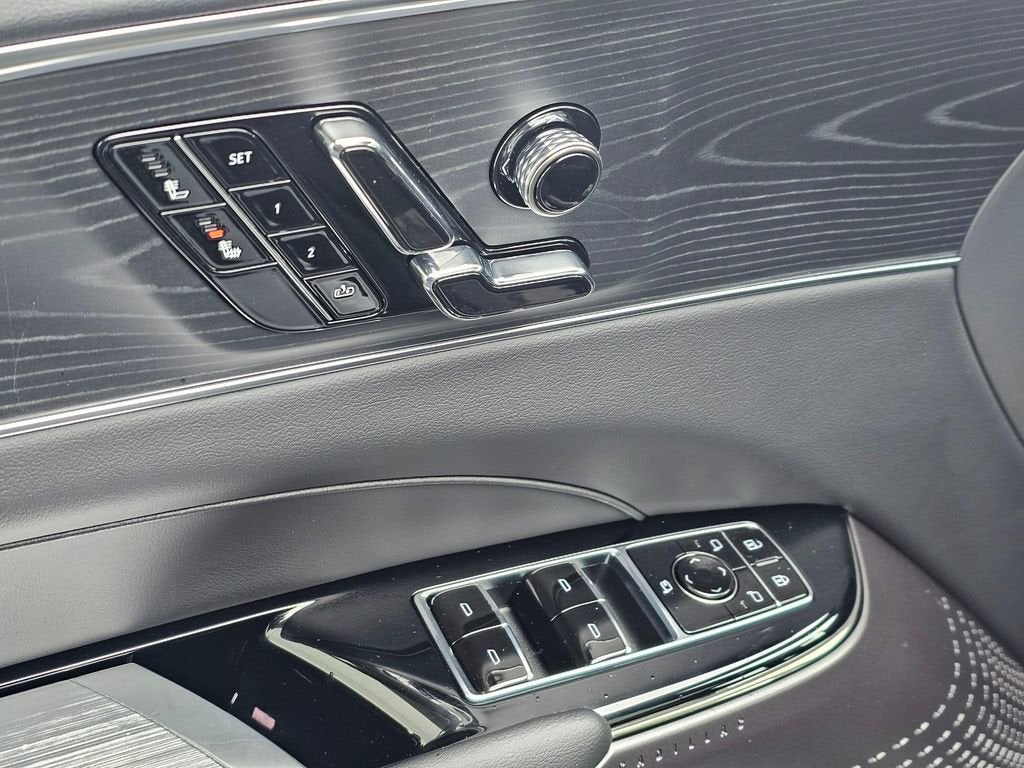 2025 Cadillac LYRIQ Sport 1