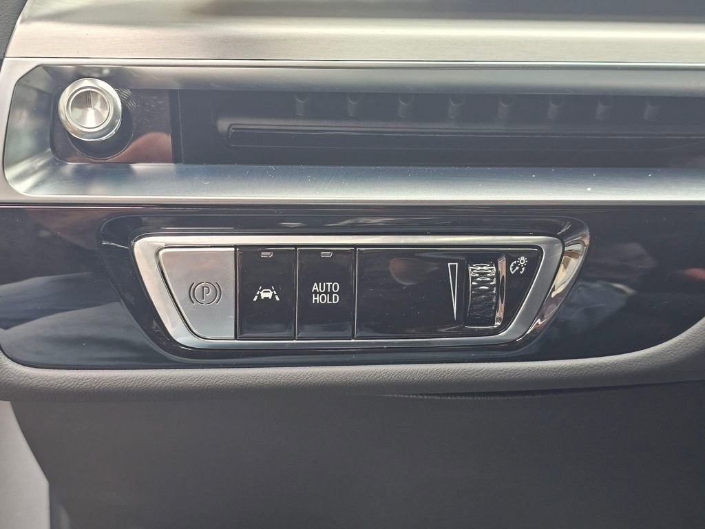 2025 Cadillac LYRIQ Sport 1