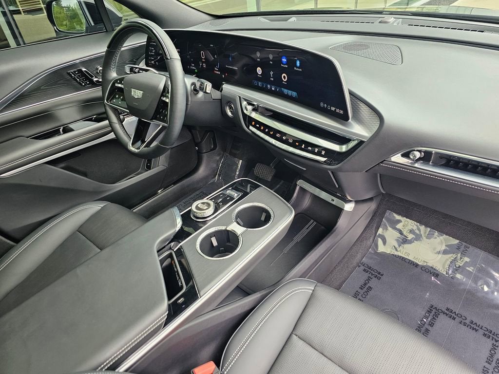 2024 Cadillac LYRIQ Sport 2
