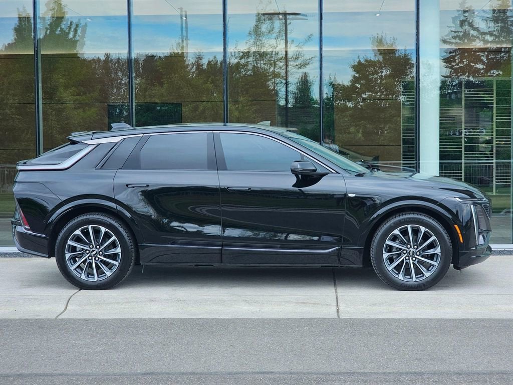 2024 Cadillac LYRIQ Sport 2