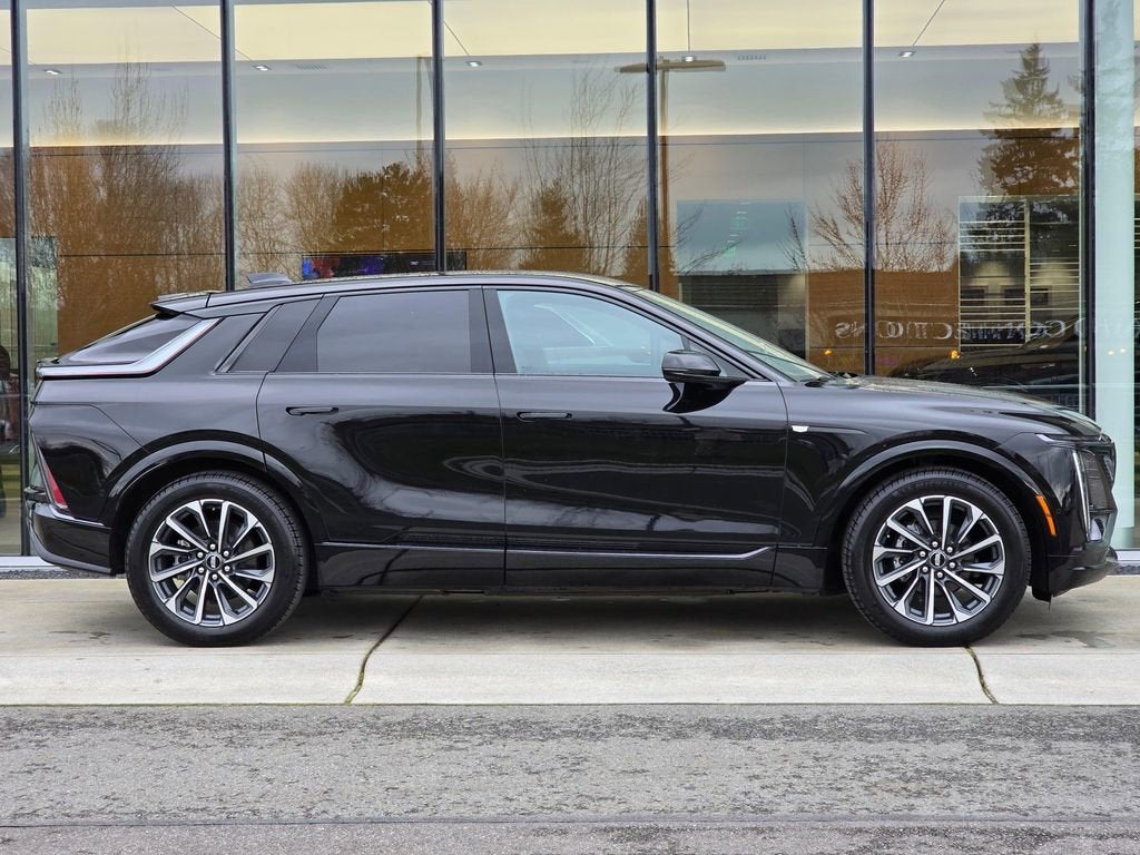 2025 Cadillac LYRIQ Sport 2