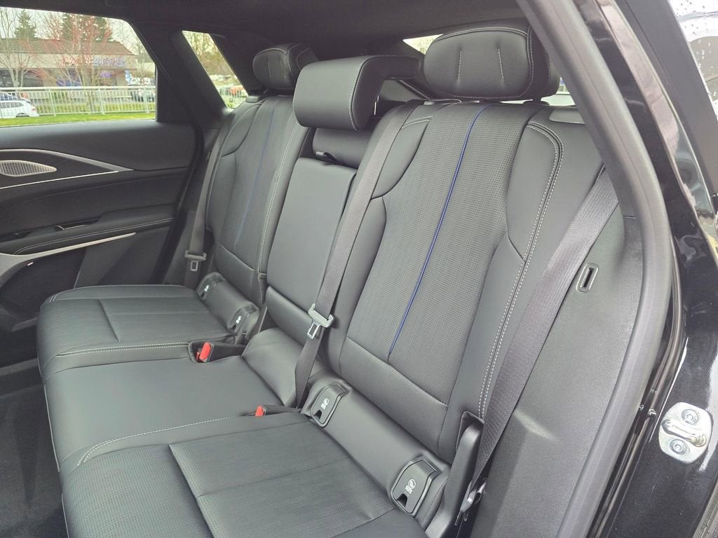 2025 Cadillac LYRIQ Sport 2