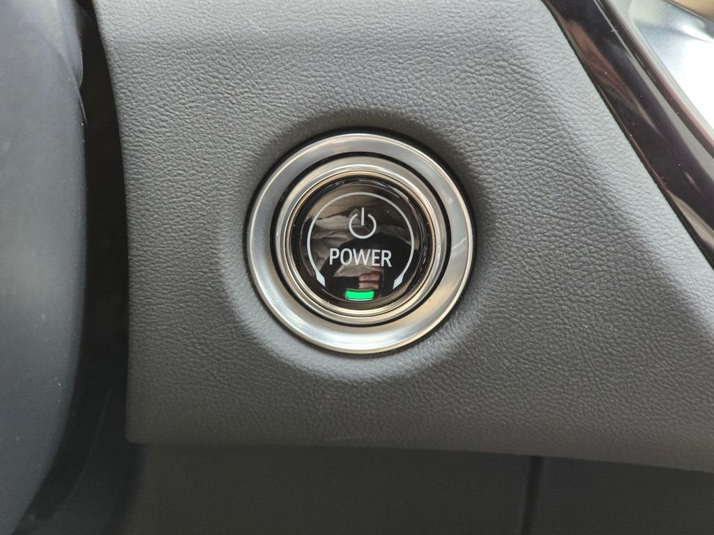 2025 Cadillac LYRIQ Sport 2