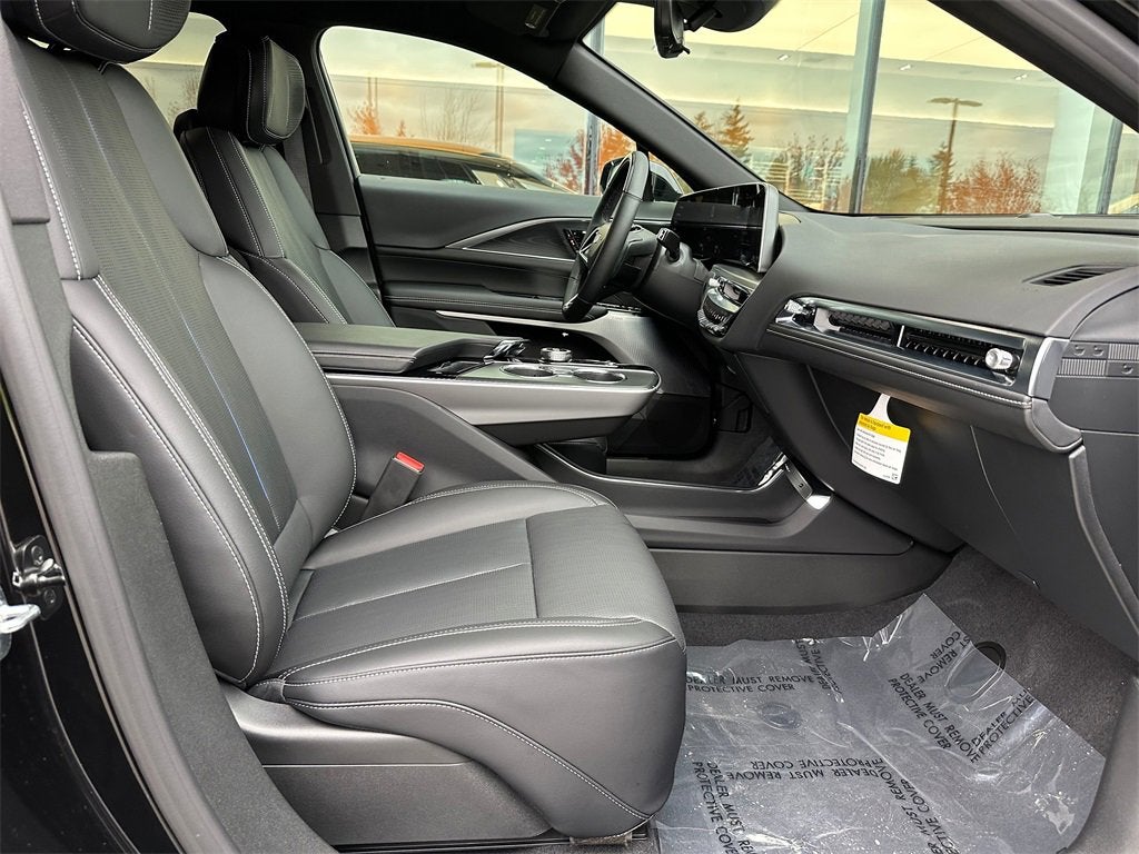 2025 Cadillac LYRIQ Sport 2