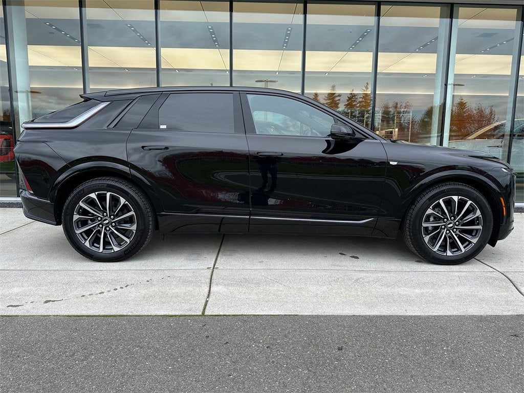 2025 Cadillac LYRIQ Sport 2