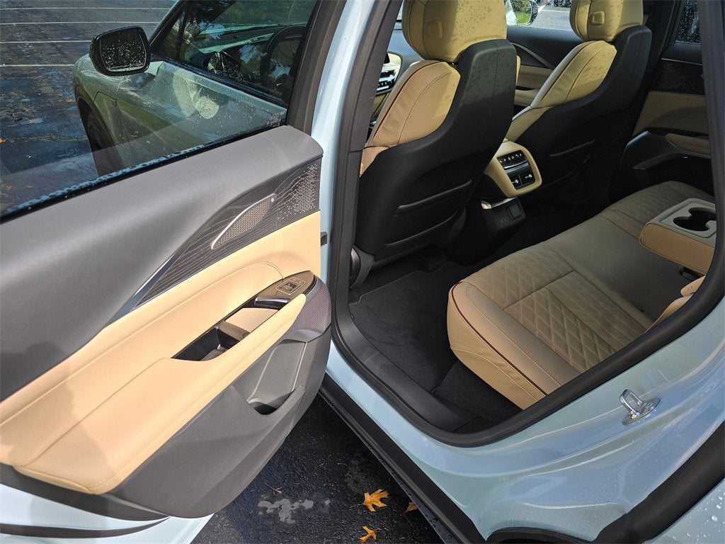 2025 Cadillac LYRIQ Sport 3