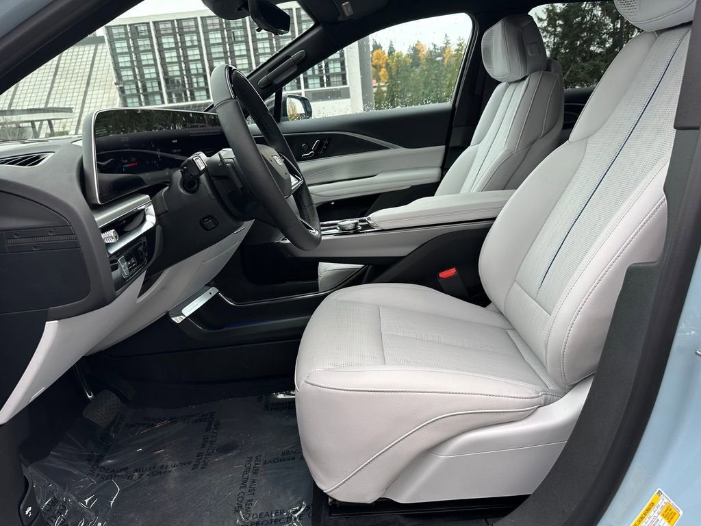 2025 Cadillac LYRIQ Sport 3