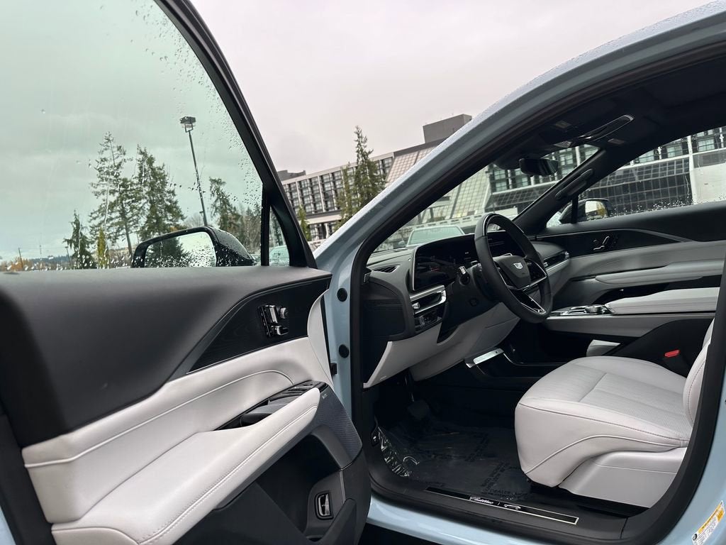 2025 Cadillac LYRIQ Sport 3