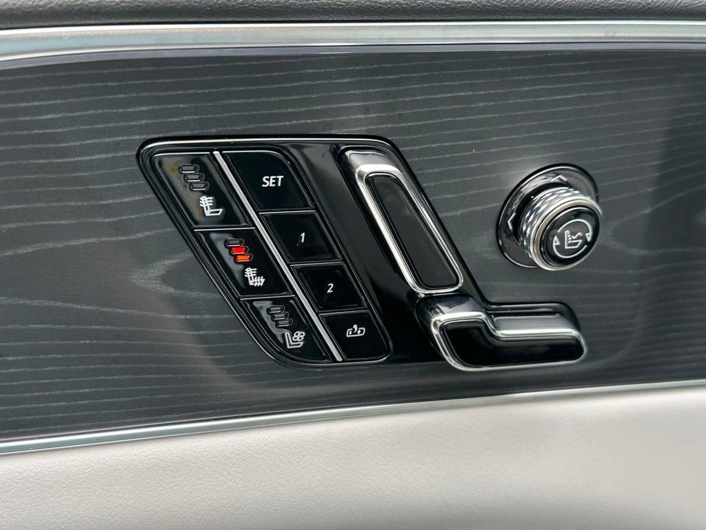 2025 Cadillac LYRIQ Sport 3