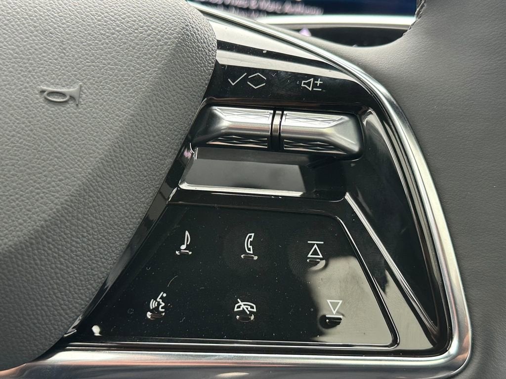 2025 Cadillac LYRIQ Sport 3