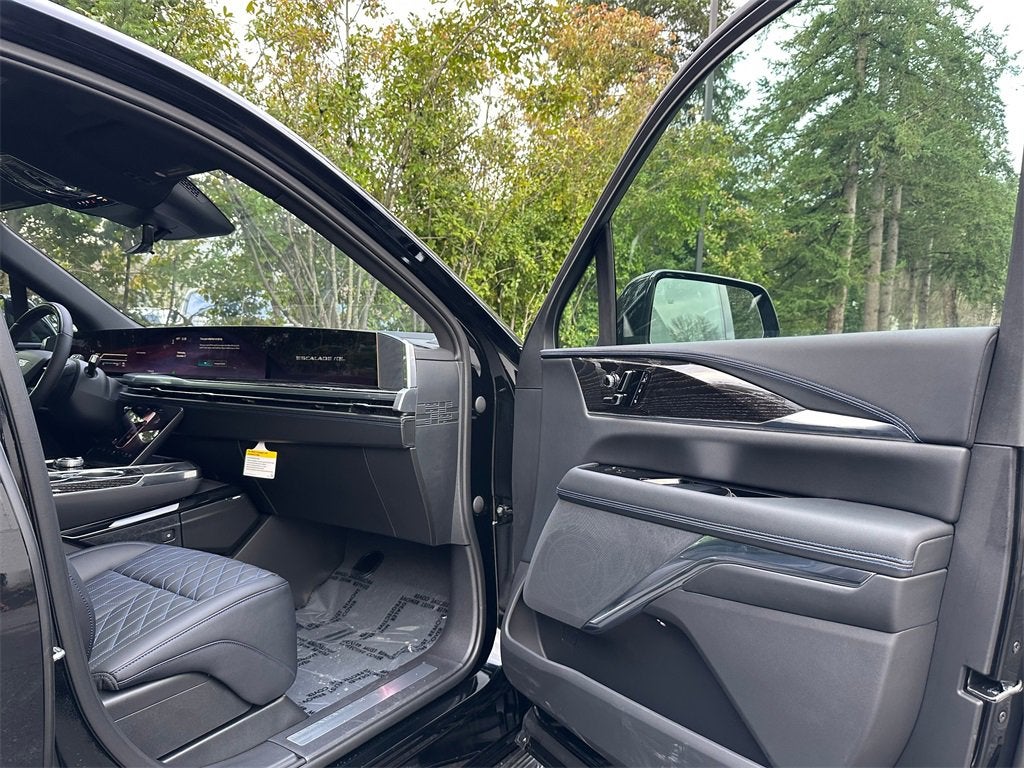 2026 Cadillac ESCALADE IQL Luxury