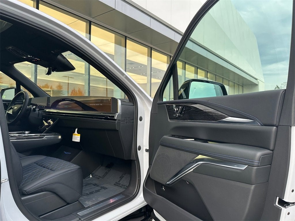 2026 Cadillac ESCALADE IQL Sport