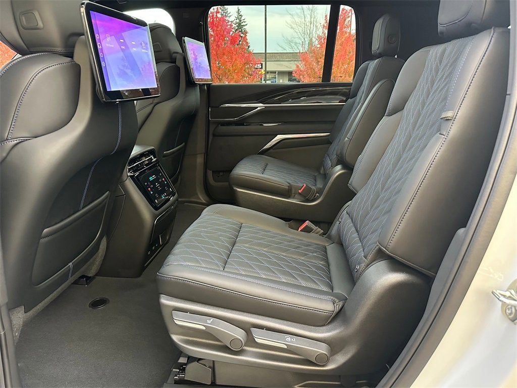 2026 Cadillac ESCALADE IQL Sport