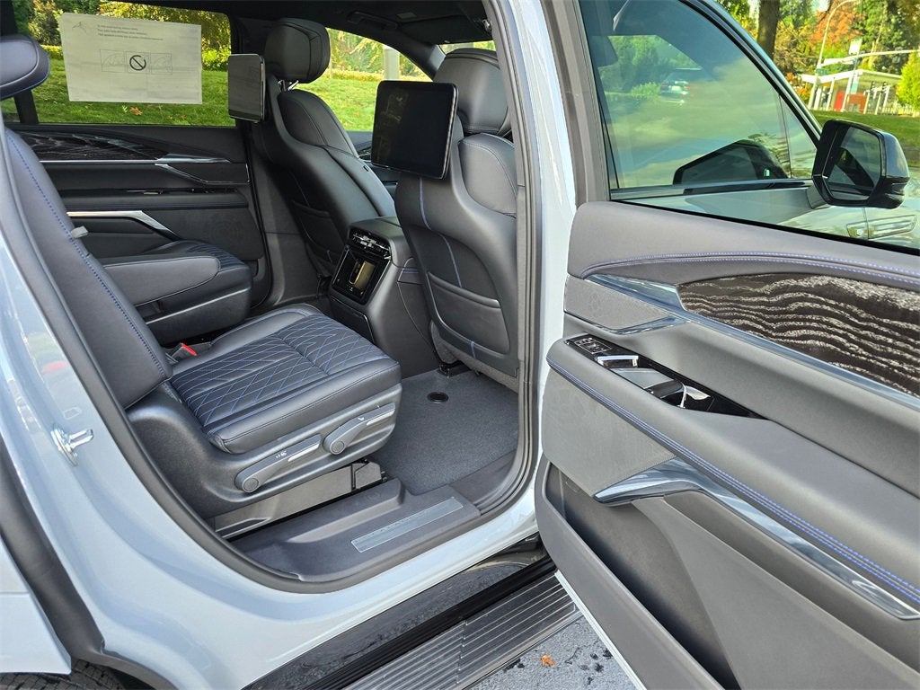 2026 Cadillac ESCALADE IQL Sport