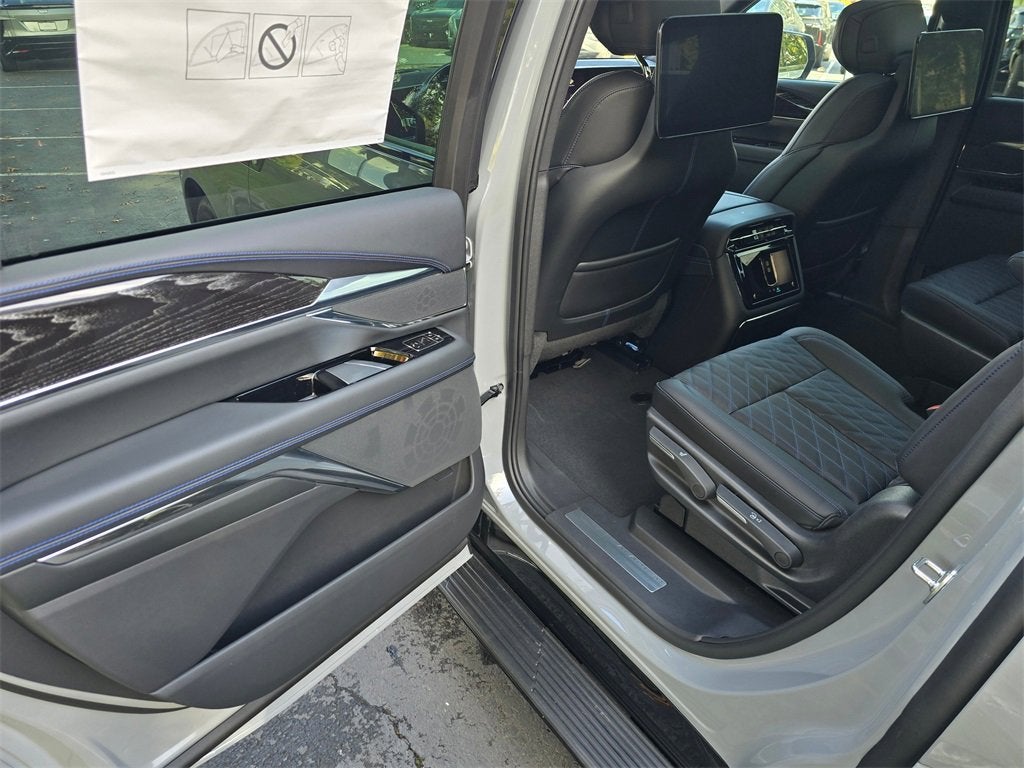 2026 Cadillac ESCALADE IQL Sport