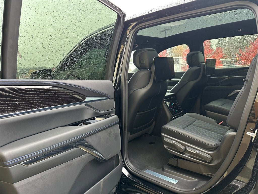 2025 Cadillac ESCALADE IQ Luxury 1