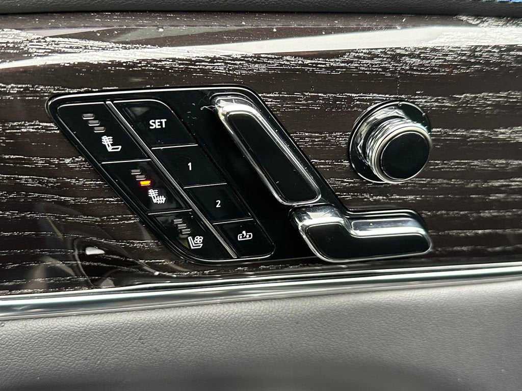 2025 Cadillac ESCALADE IQ Luxury 1